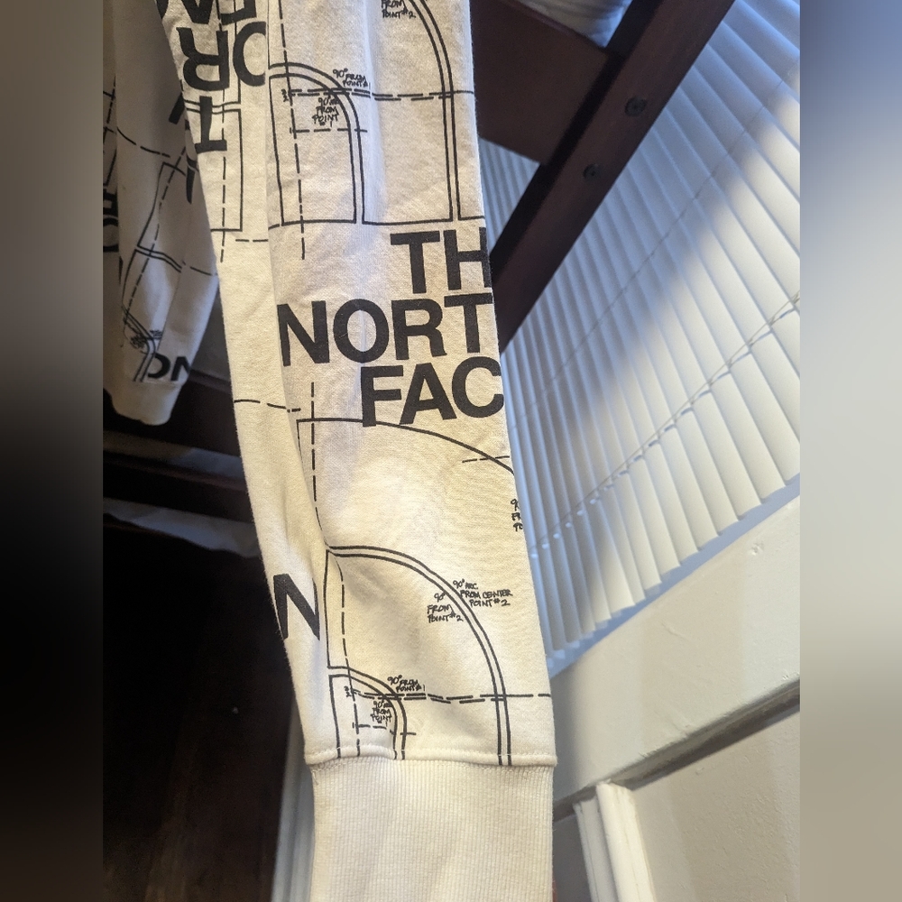 North Face Sweater - Picture 3 of 4